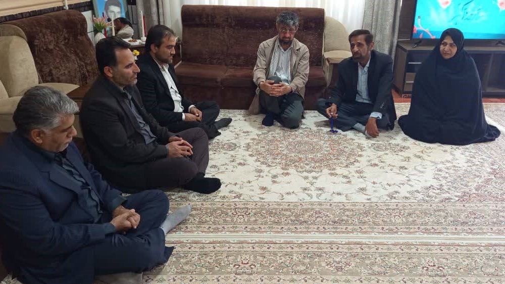 تجدید میثاق فعالان کتابخانه‌های عمومی لالی با خانواده معظم شهدا