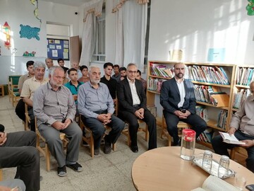 نهمین نشست فرهنگی و ادبی شرف‌آباد اشکذر برگزار شد