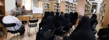 پنجاه و هفتمین محفل قرآنی مصباح در کتابخانه شهید فتوحی شعار