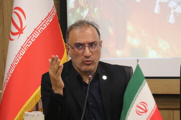 آیین رونمایی از کتاب «یک نفر به بابا خبر بدهد»