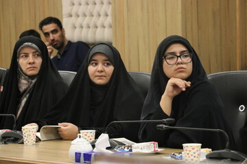 آیین رونمایی از کتاب «یک نفر به بابا خبر بدهد»