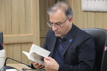 آیین رونمایی از کتاب «یک نفر به بابا خبر بدهد»