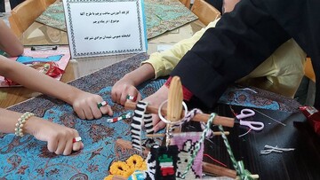 کارگاه آموزشی «در پناه پرچم» با هنر آلفابافی در سوادکوه شمالی