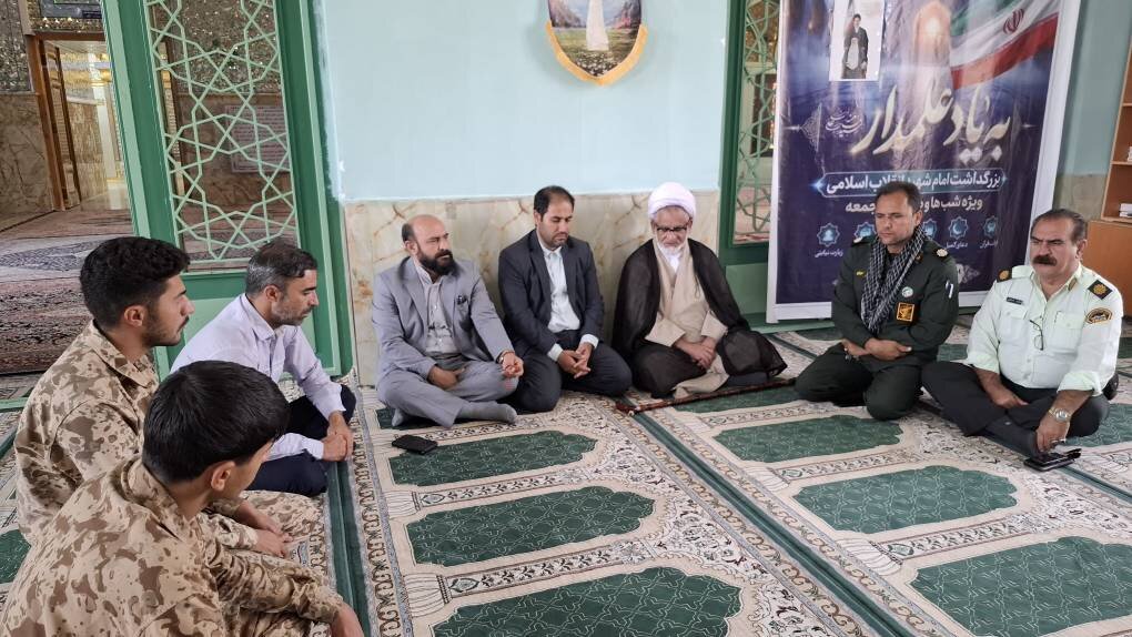 تجلیل از ایثارگران و برگزاری نمایشگاه کتاب دفاع مقدس در کتابخانه امامزاده محمد دربگنبد