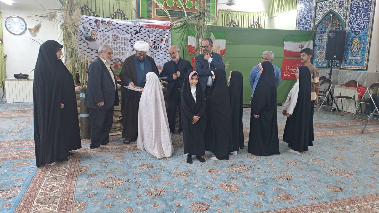 ۲۳ برگزیده مسابقات فرهنگی و کتابخوانی کتابخانه شهدای امامه تقدیر شدند