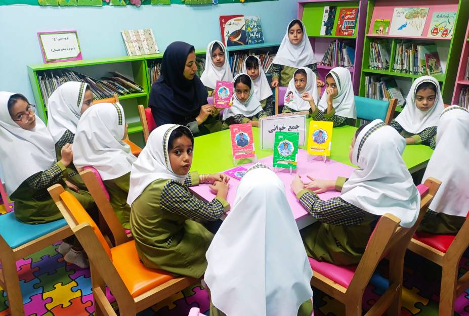 برنامه‌های کتاب‌محور کتابخانه‌های هرمزگان، رنگ و بوی دفاع مقدس گرفت