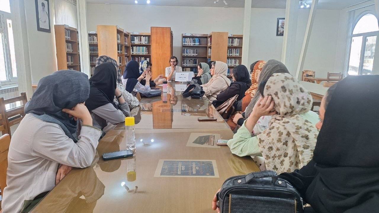 اختتامیه کارگاه «بچههای شیطنتآباد» با همراهی والدین در کتابخانه شهید بهشتی
