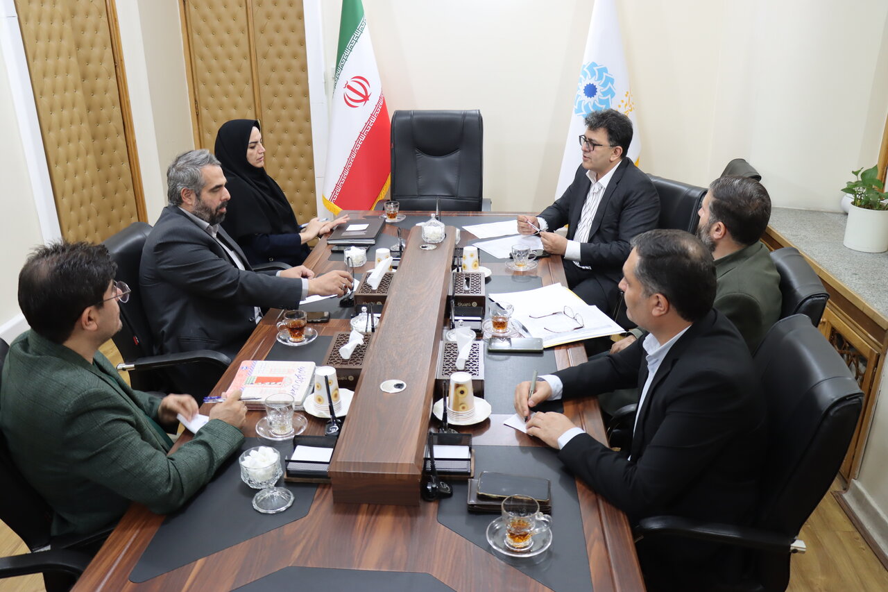 تأکید بر تأمین منابع و نیروی انسانی کتابخانه مرکزی اراک