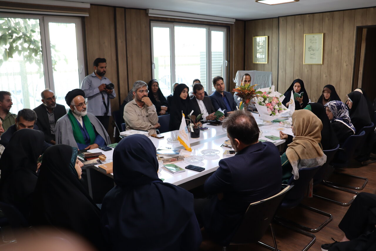 دو روایت زنانه از جنگ و مقاومت در کتابخانه عارف قزوینی رونمایی شد
