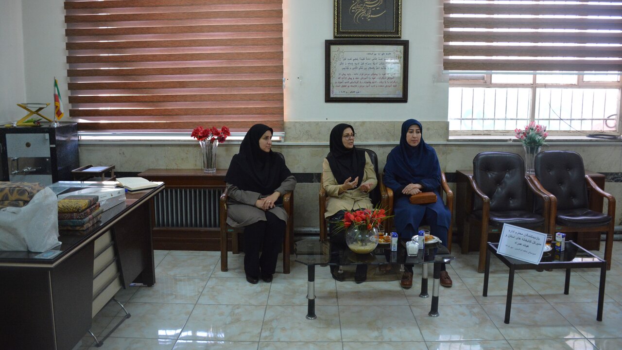 کتابخانههای عمومی کرمانشاه و مدرسه شاهد امالبنین هممسیر شدند
