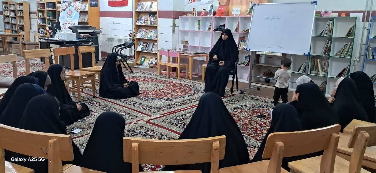 کتابخانه‌های خراسان جنوبی به استقبال هفته دفاع مقدس رفتند