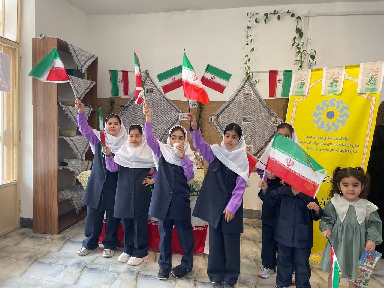 کتابخانه درزیان بهنمیر، ویژهبرنامه «سه جنگ، یک ایران» را بهمناسبت هفته دفاع مقدس برگزار کرد