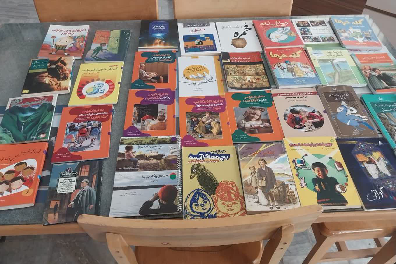 کتاب، شعر و هویت؛ مهر کتابخوانی در کتابخانه‌های عمومی استان مرکزی