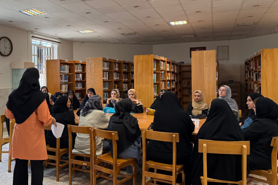 کتابخانه شهدای پرندک میزبان اعضای کودک و نوجوان شد
