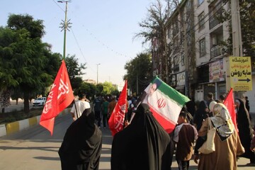 حضور کتابخانه سیار در همایش بزرگ پیاده‌روی خانوادگی الوند