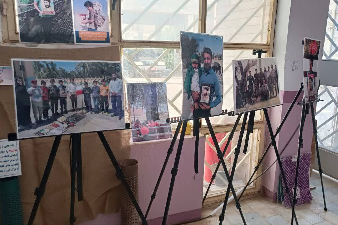 نمایشگاه دفاع مقدس در کتابخانه امام رضا (ع) مهران میزبان مسئولان شهرستان شد