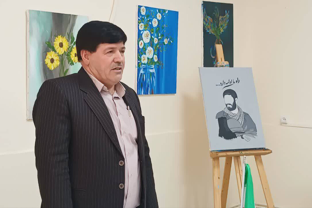 نمایشگاه دفاع مقدس در کتابخانه امام رضا (ع) مهران میزبان مسئولان شهرستان شد