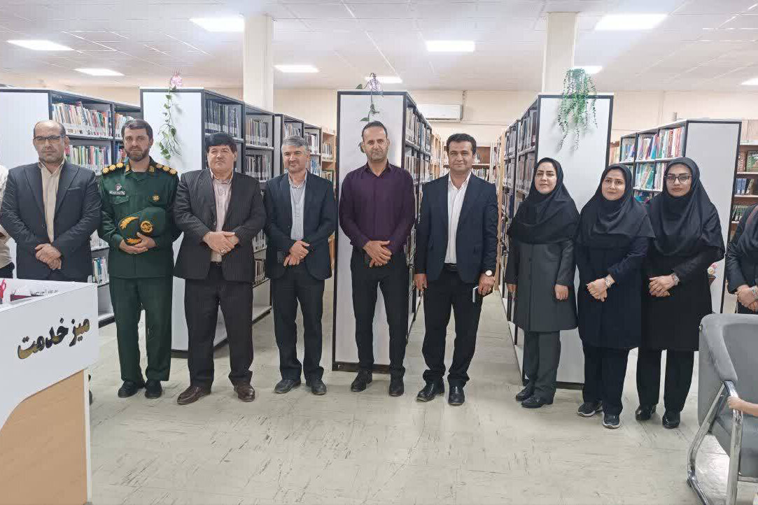 نمایشگاه دفاع مقدس در کتابخانه امام رضا (ع) مهران میزبان مسئولان شهرستان شد
