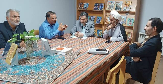 بازخوانی حماسه‌های دفاع مقدس و تبیین پیوند ایمان و جهاد در کتابخانه عمومی افصح هجری رفسنجان