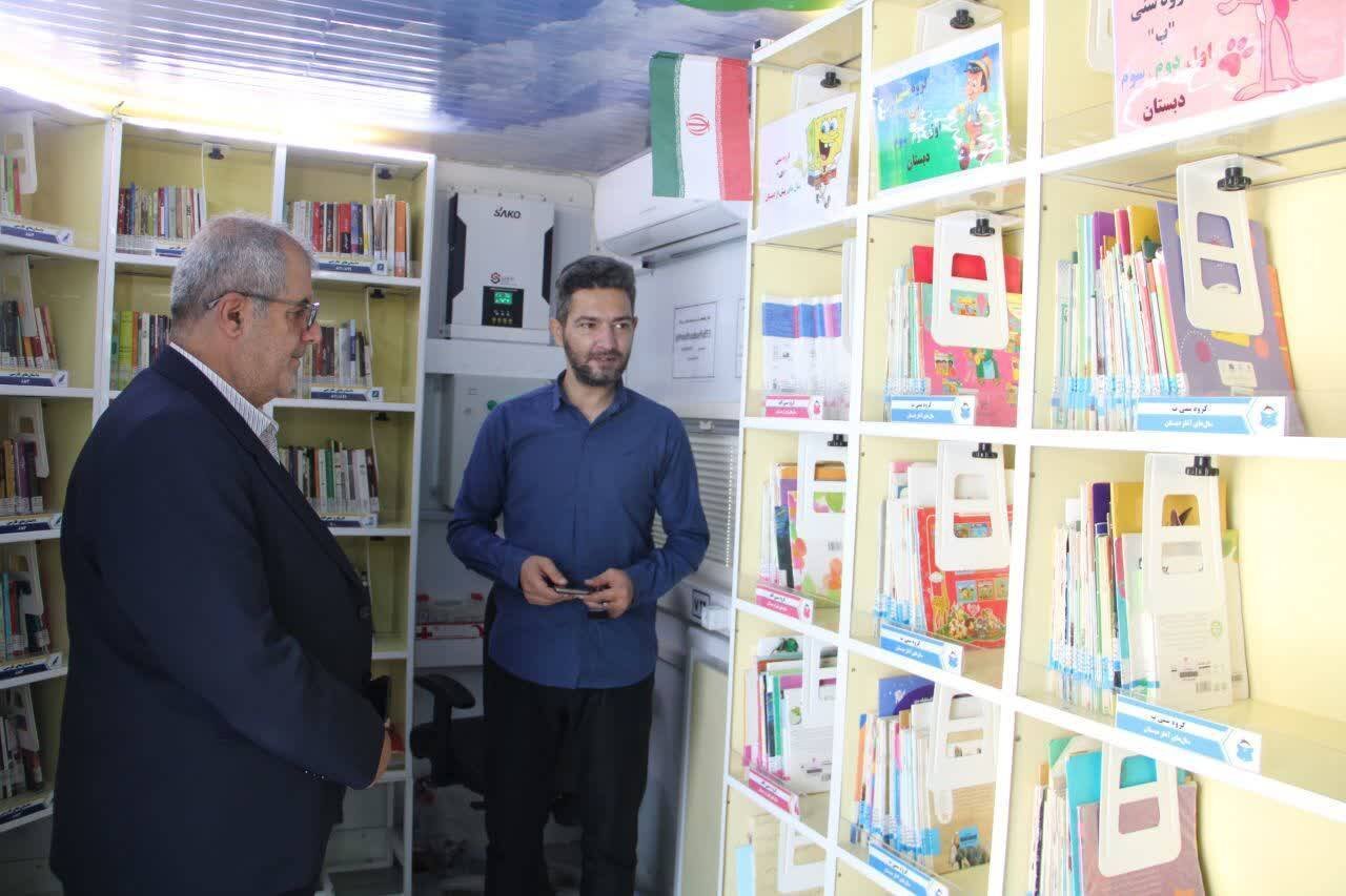 حضور کتابخانه سیار در همایش بزرگ پیادهروی خانوادگی الوند
