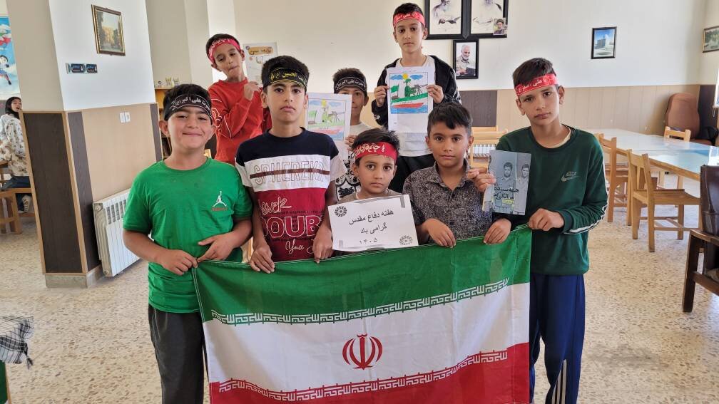 آشنایی کودکان با ارزش‌های دفاع مقدس در کتابخانه عمومی حکیم زهراوی کرسف