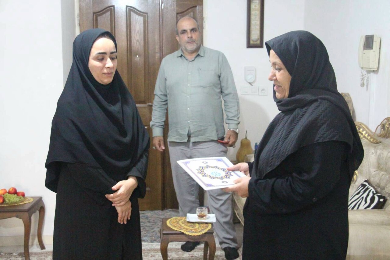 مدیرکل کتابخانههای عمومی گلستان از خانواده شهدای دفاع مقدس قدردانی کرد