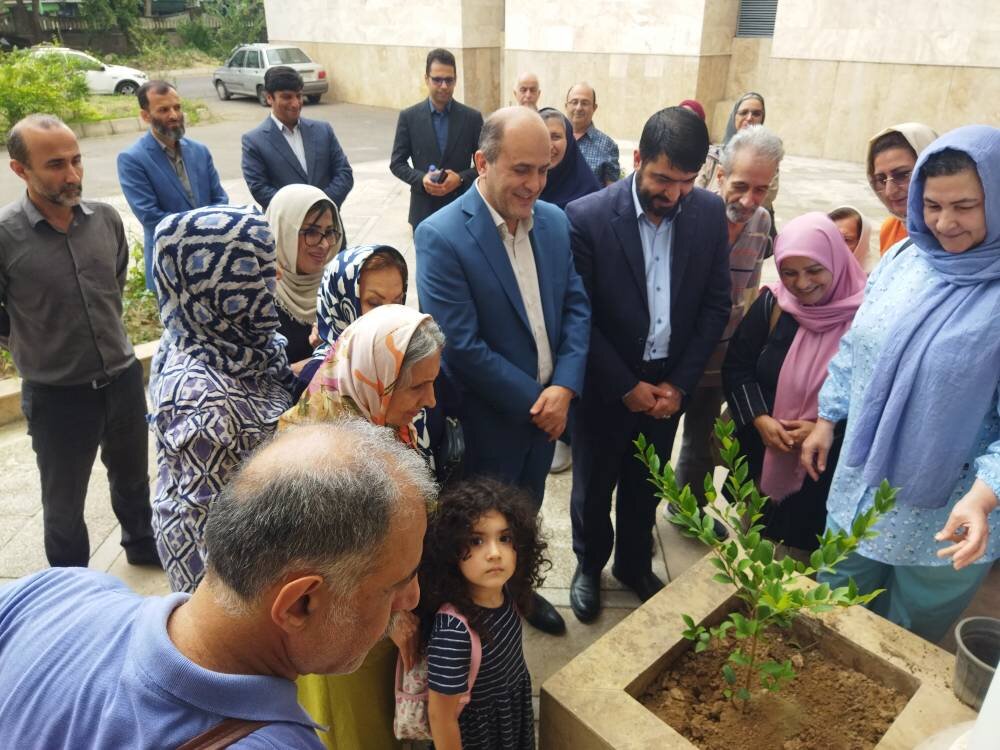 آیین گرامیداشت تکریم سالمندان در کتابخانه مرکزی رشت