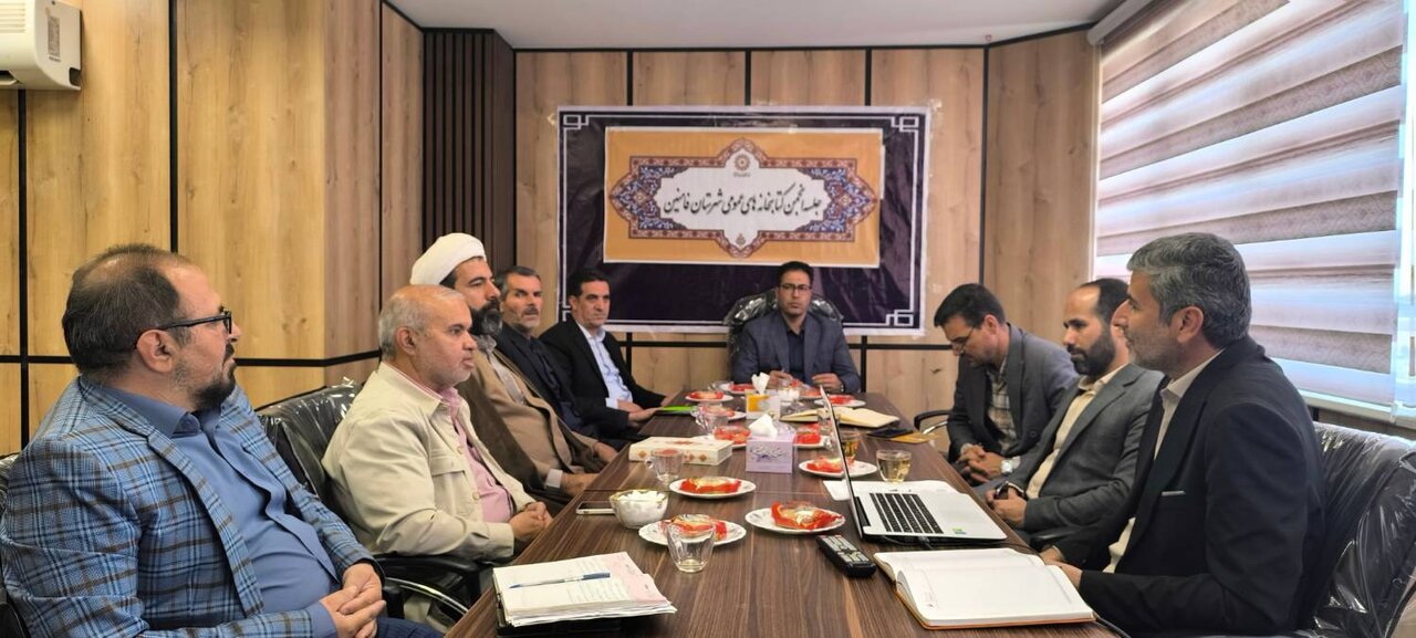 تأکید بر توسعه تعامل مدارس و کتابخانه‌های عمومی در فامنین