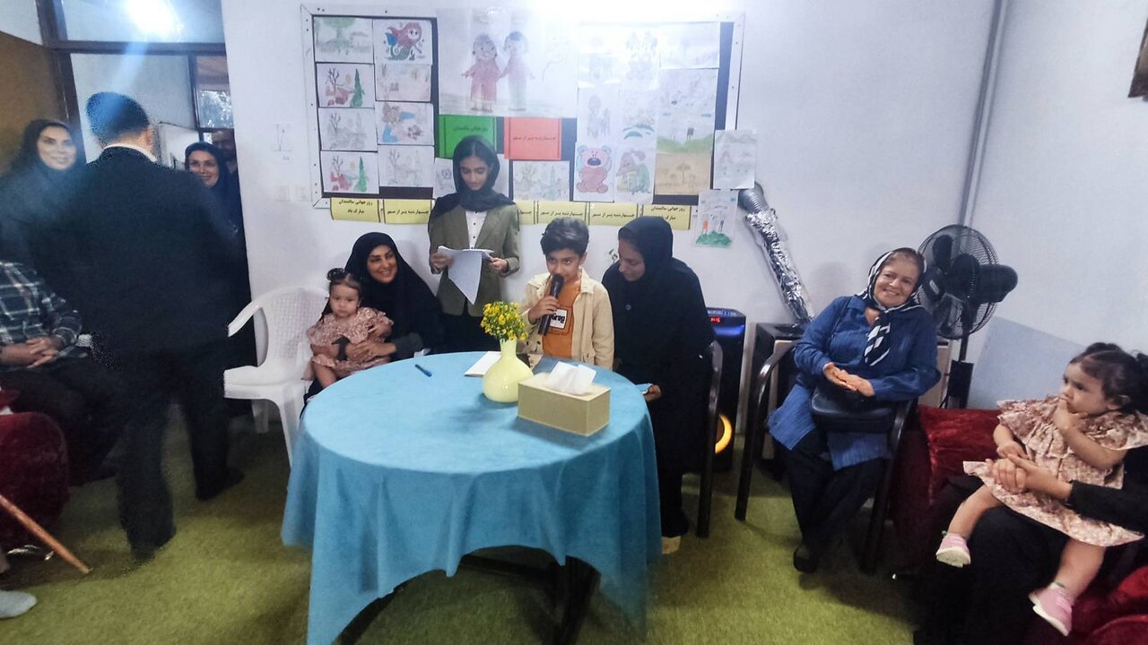 ویژهبرنامه «چهارشنبهای پر از مهر» در مراکز سالمندان ساری و قائمشهر برگزار شد