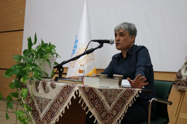 از مولانا تا حافظ؛ آغاز یک جریان فرهنگی در کتابخانه‌های عمومی سمنان