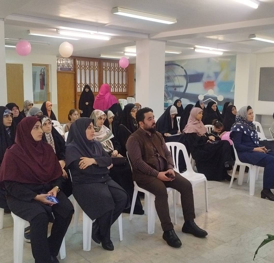 &nbsp;نشست «مادر و دختری» در کتابخانه امامزاده یحیی (ع) بابل برگزار شد