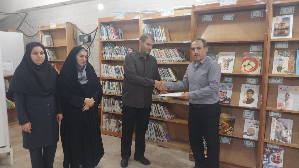 کتابخانههای کرمانشاه؛ از «روایت ایثار» تا «مولاناشناسی»
