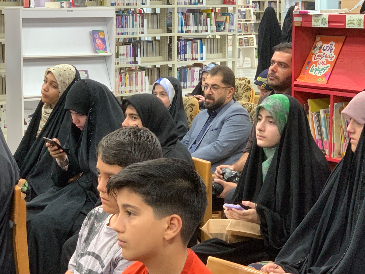 آیین رونمایی از کتاب «یتیم غوره» در کتابخانه شهید آیت‌الله خامنه‌ای برگزار شد