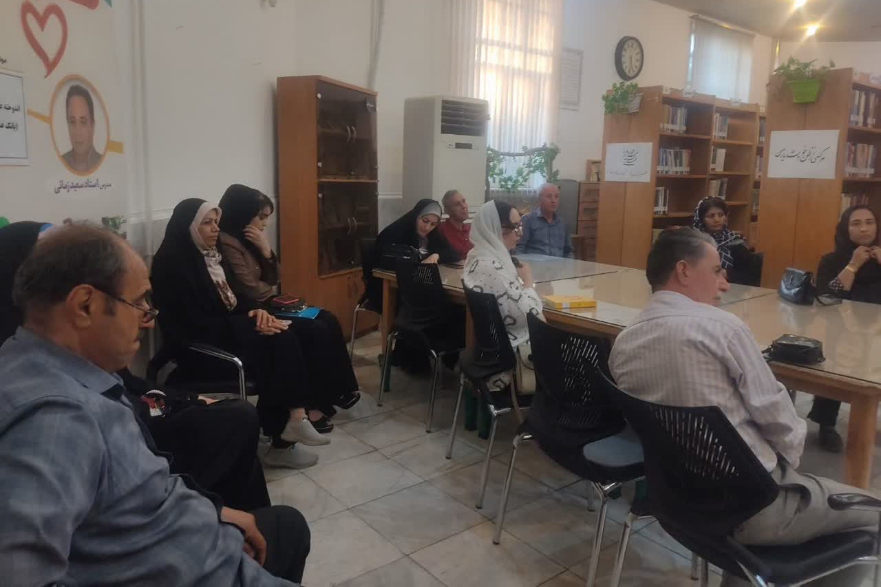 کارگاه «خانواده موفق» در کتابخانه حضرت ولیعصر (عج) ساوه