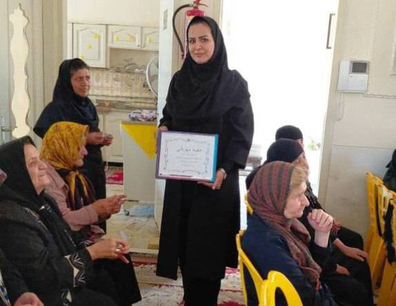 اجرای پویش «سفیر دانایی» به مناسبت روز جهانی سالمندان در الیگودرز