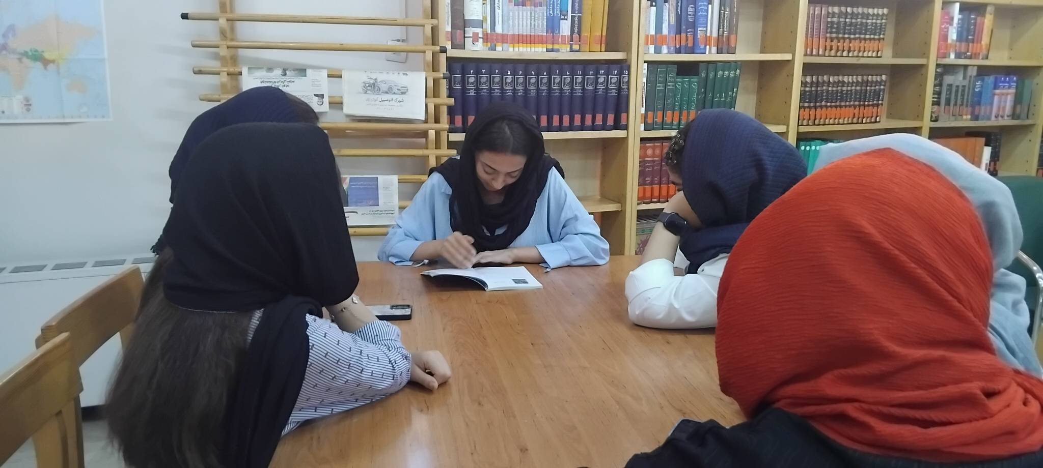 روایت دفاع مقدس در کتابخانه‌های عمومی استان تهران