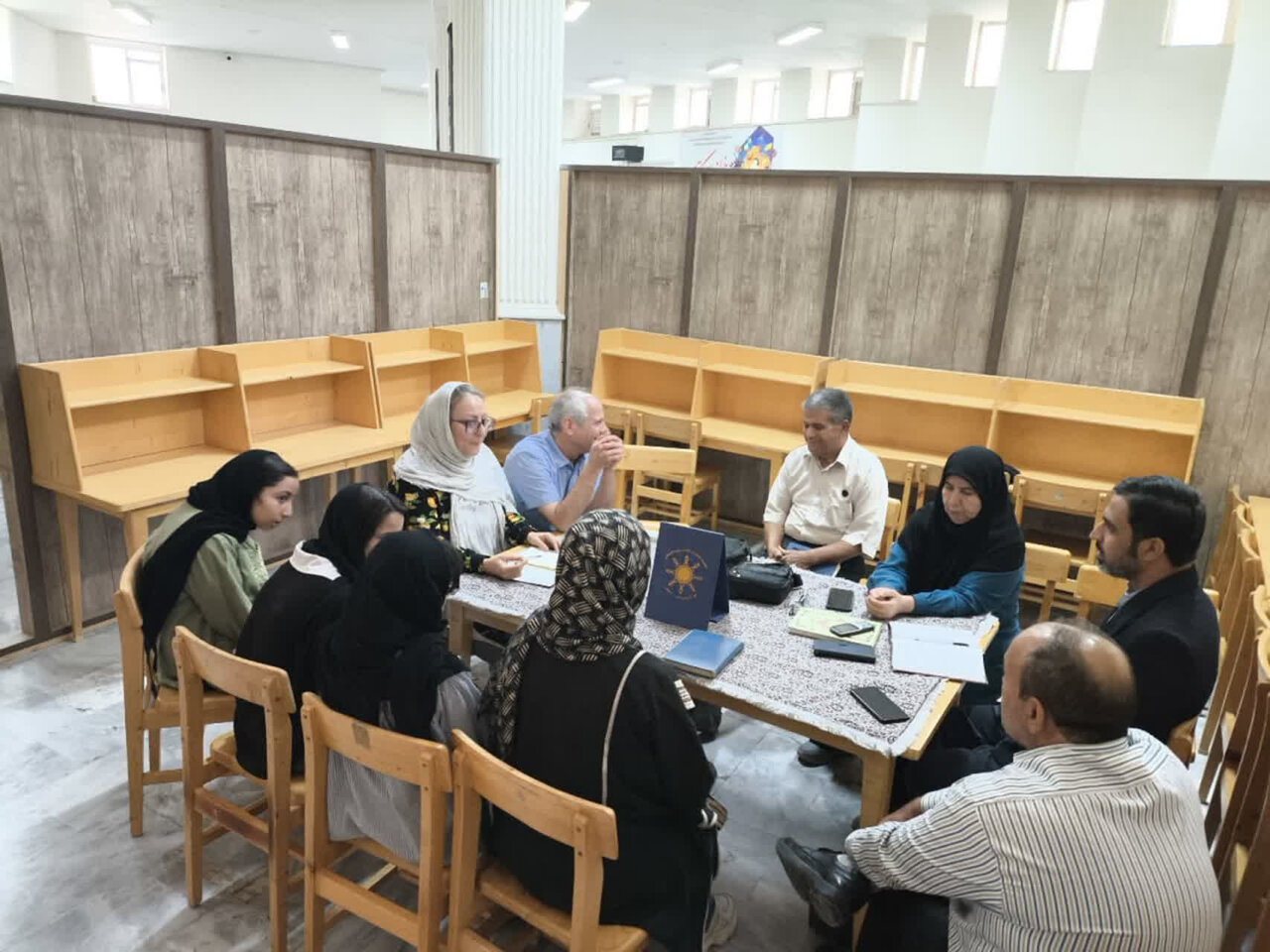 «نیستان» در مسیر پویایی؛ انجمنی ادبی برای پیوند نسل‌ها در کتابخانه نیستانی بافران