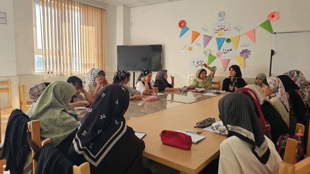 «ساختن یک من تازه۲»؛ روایت شکوفایی دختران خلاق در کتابخانه‌های عمومی زنجان