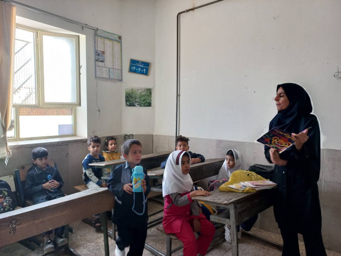 شکوفایی فرهنگ و عشق به کتاب در روستای کاغه با محوریت هفته دفاع مقدس
