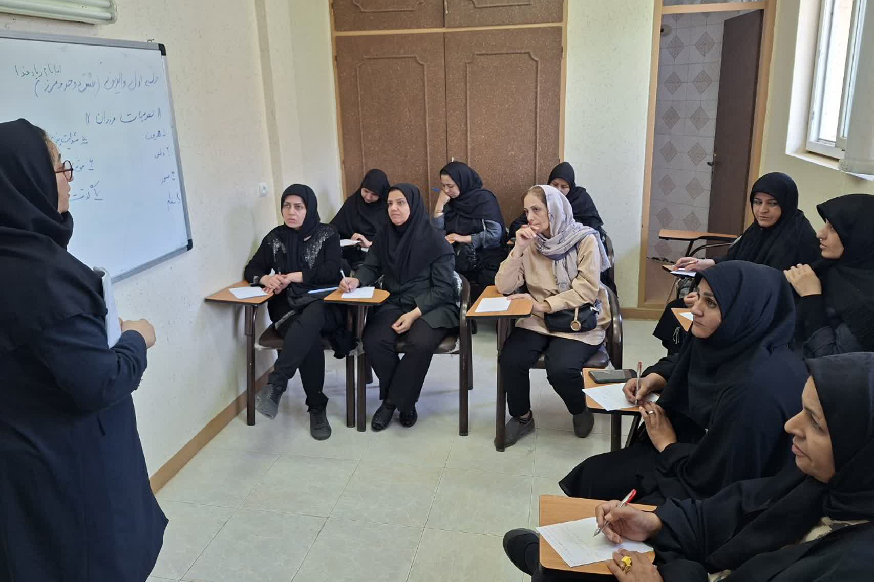 فرهنگ، قرآن و آموزش در کتابخانه واران روستای جاسب