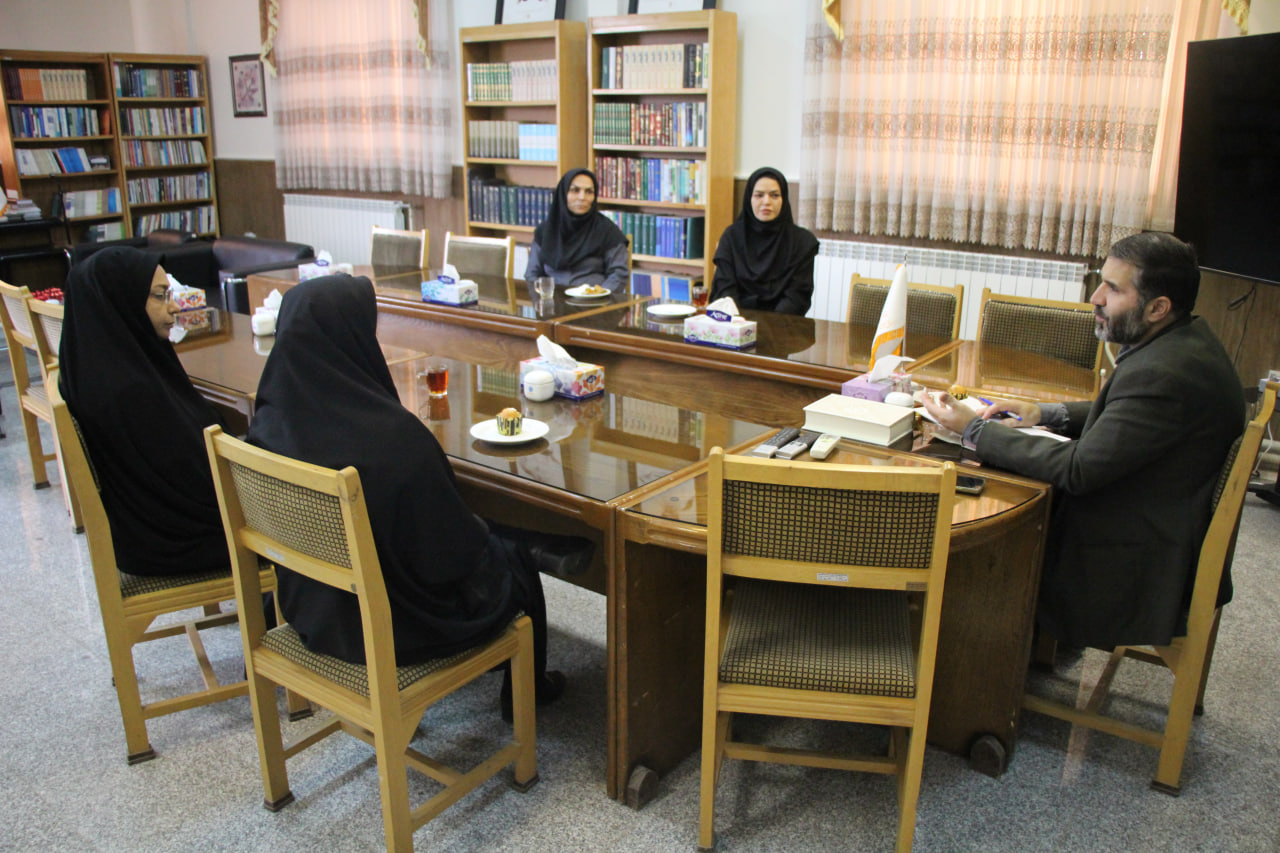 هماندیشی کتابداران شهرستان اراک با سرپرست کتابخانههای عمومی استان مرکزی
