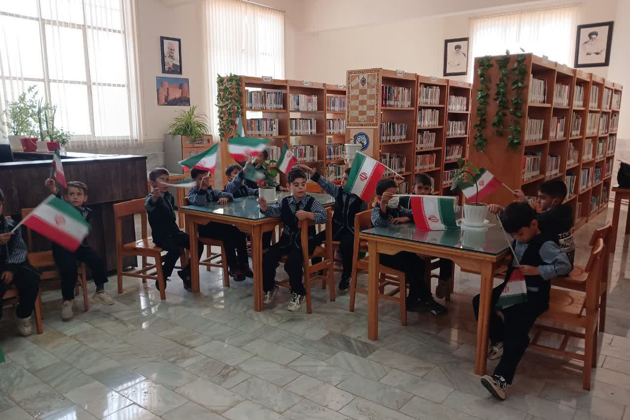 مهر کتابخانهها با دانشآموزان و کتاب؛ پیوند مدرسه و مطالعه در استان مرکزی