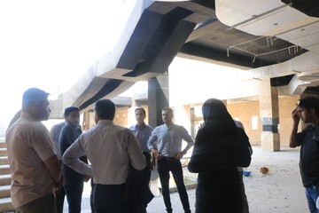 بازدید از کتابخانه