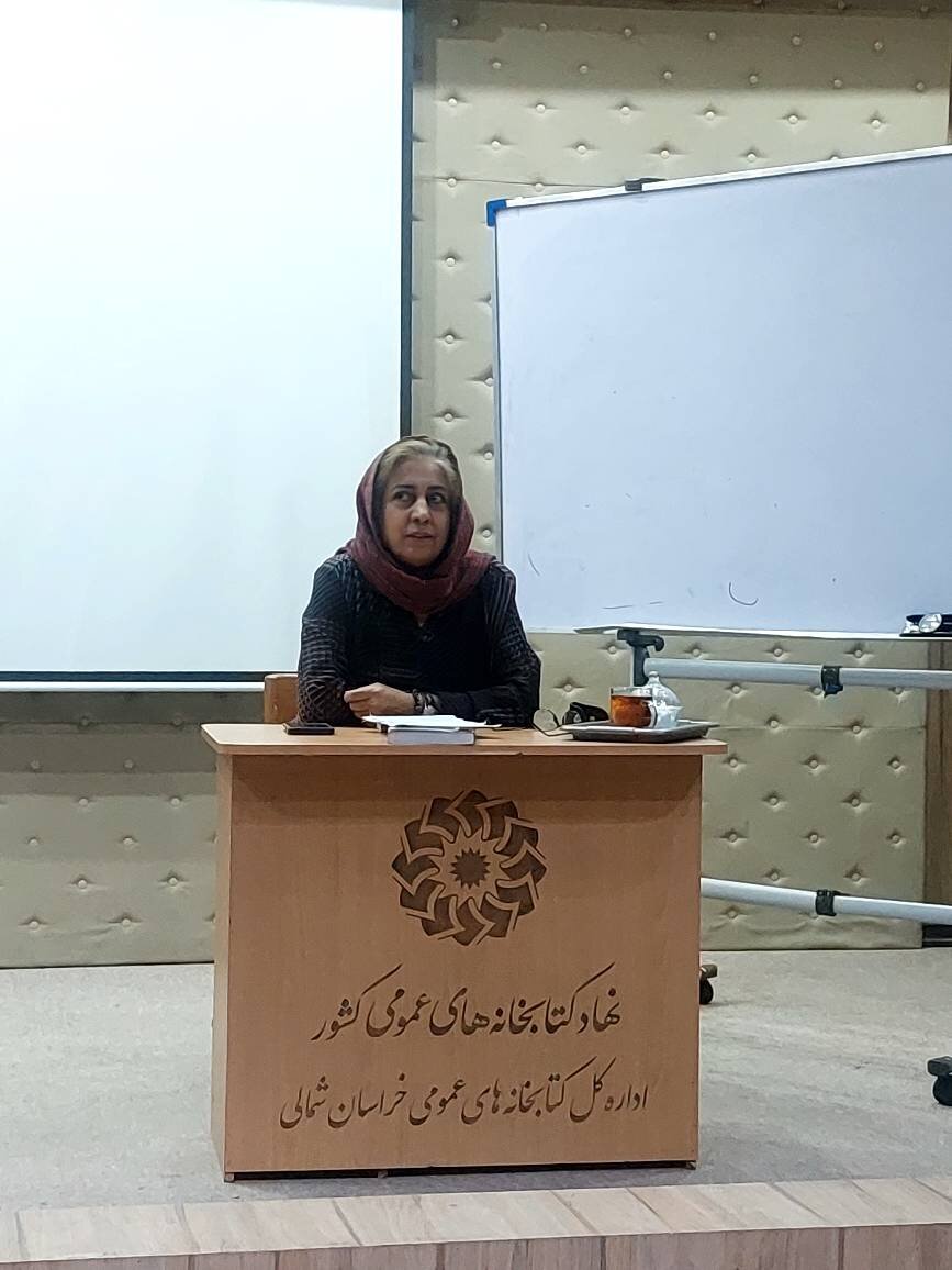 نشست صمیمانه تکریم سالمندان در کتابخانه عمومی دهخدا برگزار شد