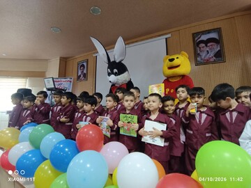 جشن «غنچه‌ها» و برنامه‌های فرهنگی در پیش‌دبستانی مدادرنگی صفادشت ملارد