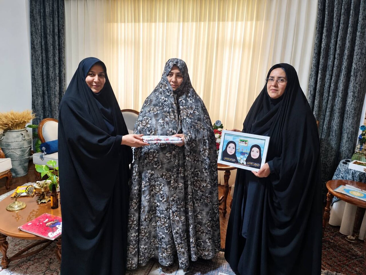 مروری بر برنامههای فرهنگی ادارهکل کتابخانههای عمومی استان قزوین در هفته دفاع مقدس