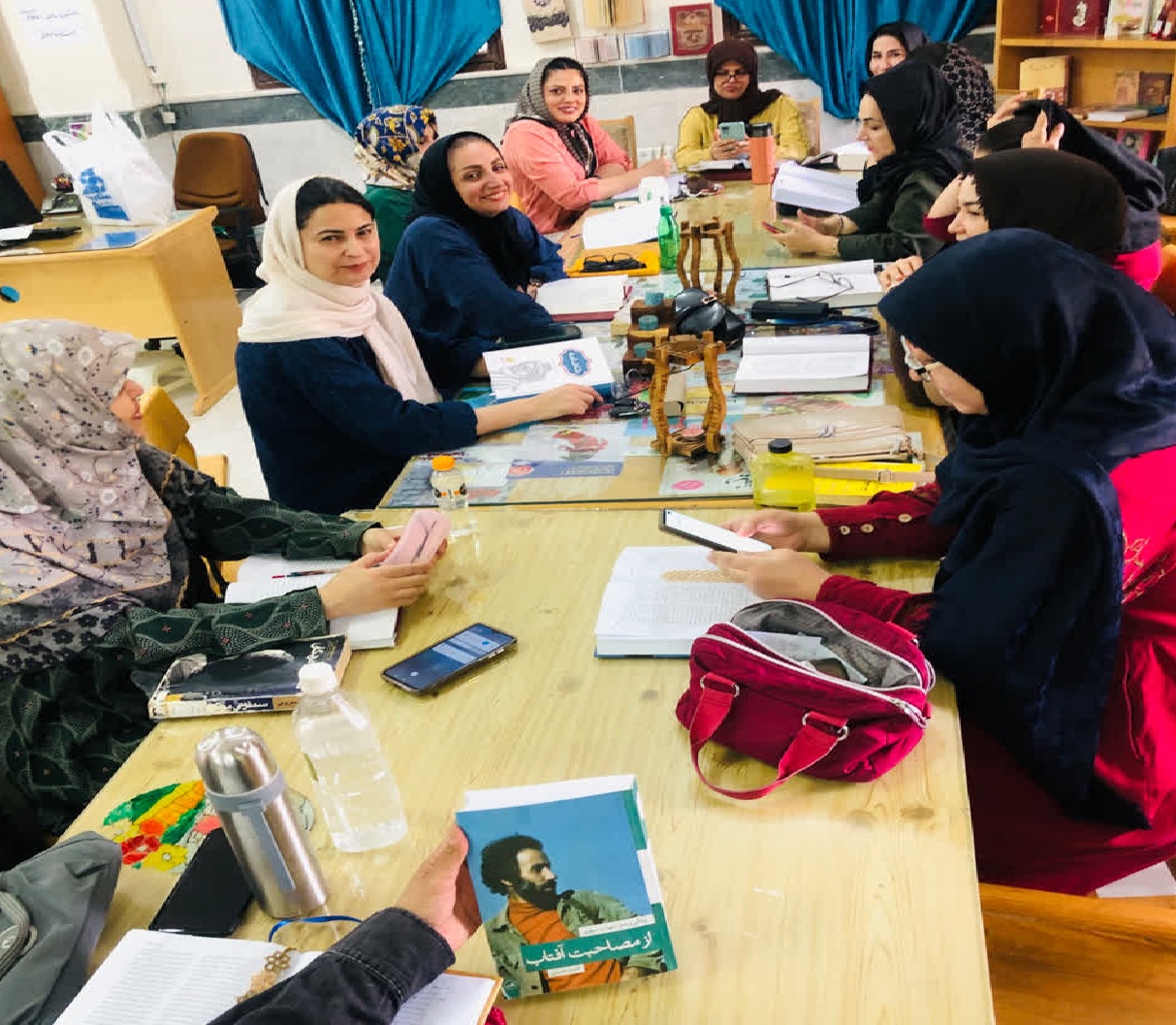 گرامیداشت زادروز سهراب سپهری در کتابخانه نرگس قم با محوریت «هنرِ دیدن»