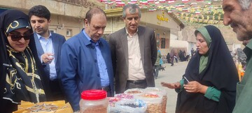نمایشگاه کسب و کارهای خانگی بانوان کارآفرین در کتابخانه عمومی شهدای کیگا