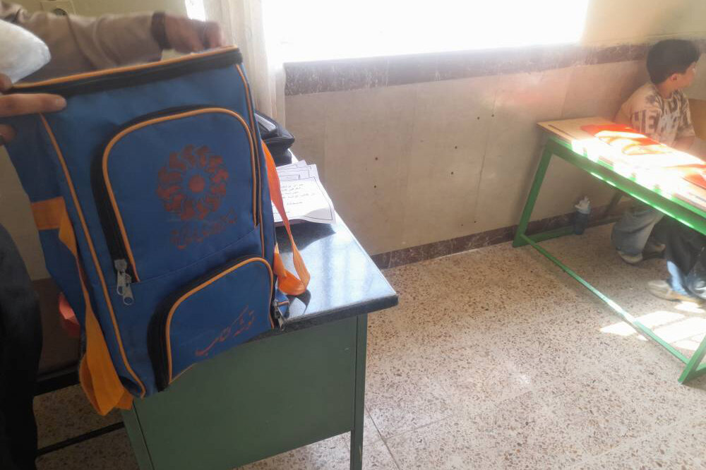 زنگ کتاب در مدرسه عشایری سروش چم‌آب مهران نواخته شد