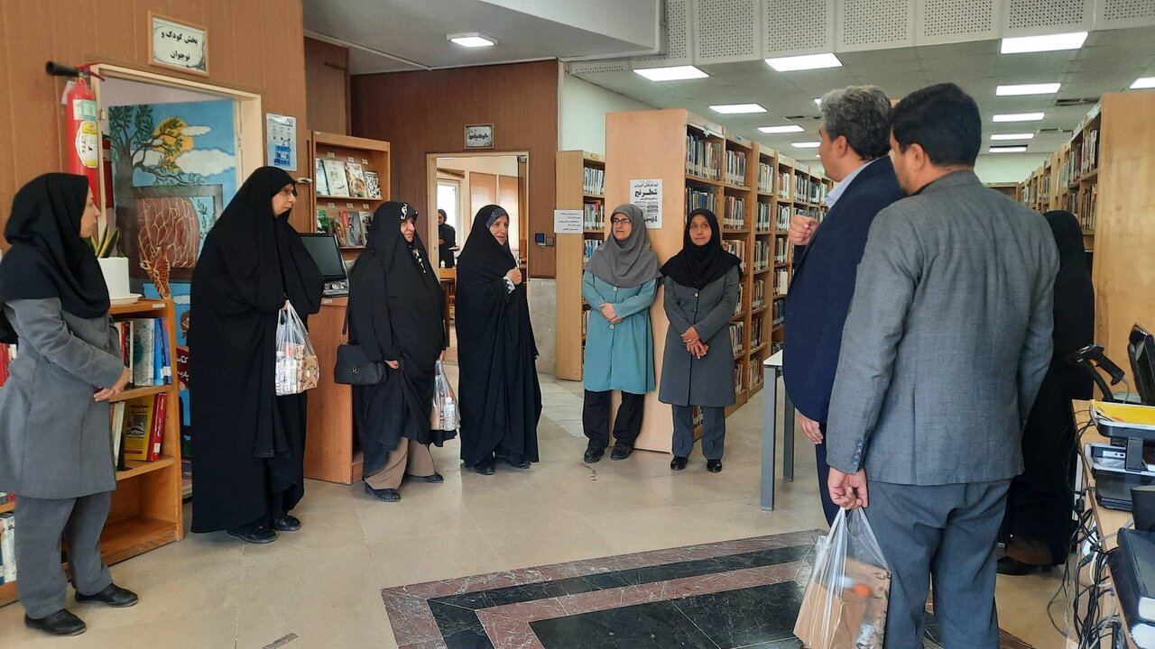 حضور مادران و همسران شهدای پیشوا در سیر مطالعاتی فرهنگی و گردشگری